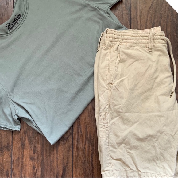 Hollister Other - EUC Hollister light khaki classic fit shorts.